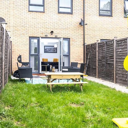 Luxury 2 Bed House City Centre ✘ Bbq & Garden ☆ Family Friendly→ Swingball & Outdoor Furniture - Free Parking → With 50 Inch Smart Tv, Free Netflix & Wifi ✘ Comfy Seating Area - By Maevela Μπέρμιγχαμ Εξωτερικό φωτογραφία