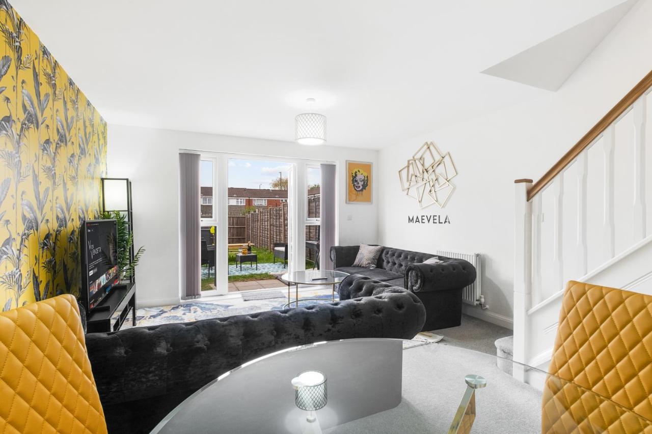 Luxury 2 Bed House City Centre ✘ Bbq & Garden ☆ Family Friendly→ Swingball & Outdoor Furniture - Free Parking → With 50 Inch Smart Tv, Free Netflix & Wifi ✘ Comfy Seating Area - By Maevela Μπέρμιγχαμ Εξωτερικό φωτογραφία