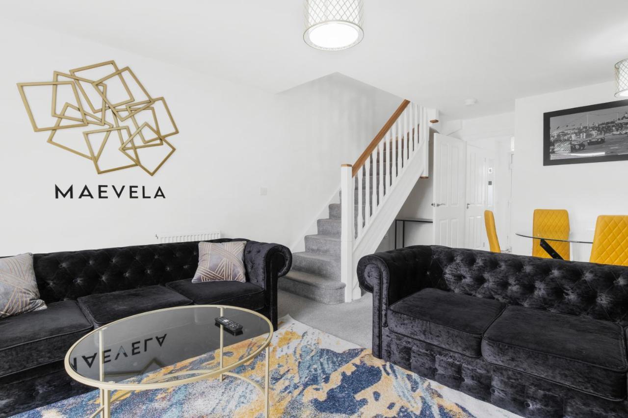 Luxury 2 Bed House City Centre ✘ Bbq & Garden ☆ Family Friendly→ Swingball & Outdoor Furniture - Free Parking → With 50 Inch Smart Tv, Free Netflix & Wifi ✘ Comfy Seating Area - By Maevela Μπέρμιγχαμ Εξωτερικό φωτογραφία