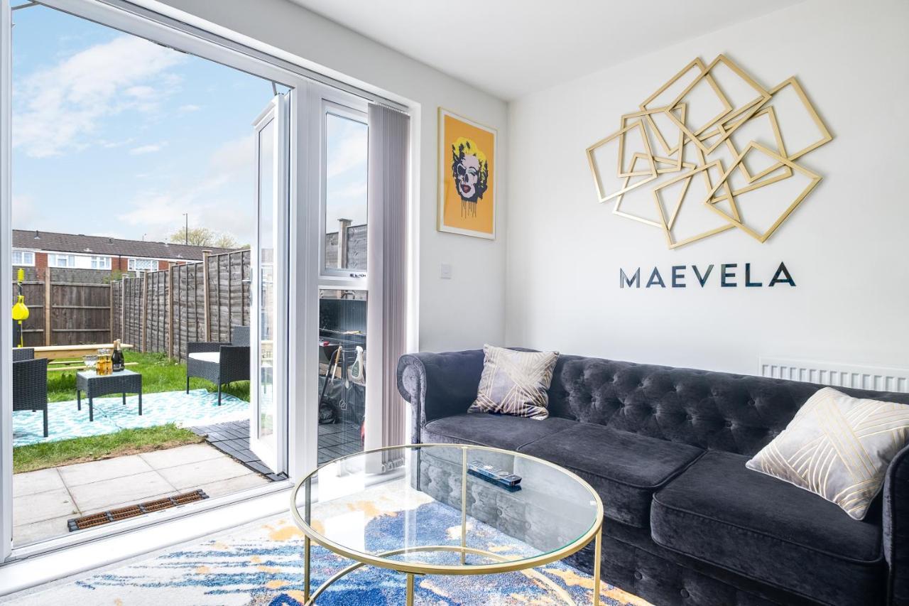 Luxury 2 Bed House City Centre ✘ Bbq & Garden ☆ Family Friendly→ Swingball & Outdoor Furniture - Free Parking → With 50 Inch Smart Tv, Free Netflix & Wifi ✘ Comfy Seating Area - By Maevela Μπέρμιγχαμ Εξωτερικό φωτογραφία