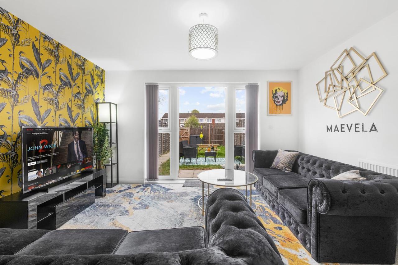 Luxury 2 Bed House City Centre ✘ Bbq & Garden ☆ Family Friendly→ Swingball & Outdoor Furniture - Free Parking → With 50 Inch Smart Tv, Free Netflix & Wifi ✘ Comfy Seating Area - By Maevela Μπέρμιγχαμ Εξωτερικό φωτογραφία